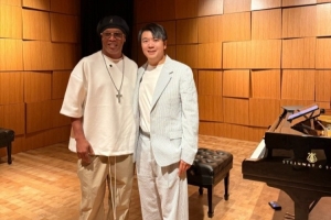 郎朗与小罗纽约会面：欣赏充满艺术感的球风 我们即兴切磋了钢琴