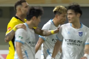 半场-广州豹暂0-0宁波 王昊斌失良机莱昂纳多凌空侧钩被扑