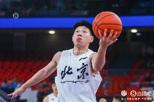 今年3月已前往澳大利亚联赛打球 记者：孙亚辉将与北京队续约2年
