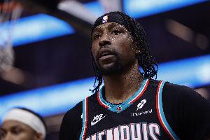 队记：76人有马克西/VJ在内多名后卫 不认为波普能挤进前9人轮换